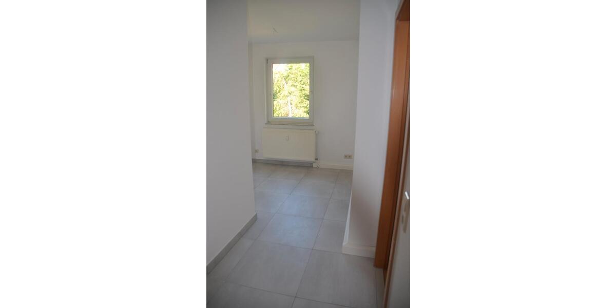 Etagenwohnung Glauchau - 4 Zimmer, 87 m&sup2;, 440&euro; | Angebot:26039631