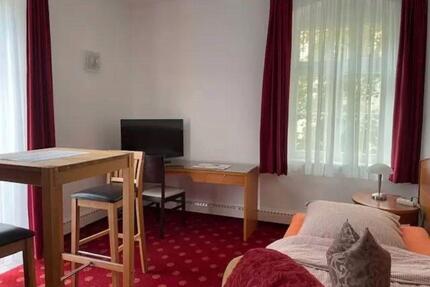 ツ Möbliertes Apartment in Villa Loschwitz in Dresden, Studenten, TU, Bosch, Infineon, Globalfoundries, TSMC, ESMC, Ingenieure, Miete Haus Küche Bett