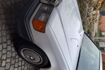 Mercedes-Benz 260 62.000 km 16.000 € Jevenstedt 24808
