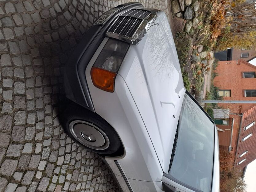 Mercedes-Benz 260 62.000 km 16.000 € Jevenstedt 24808