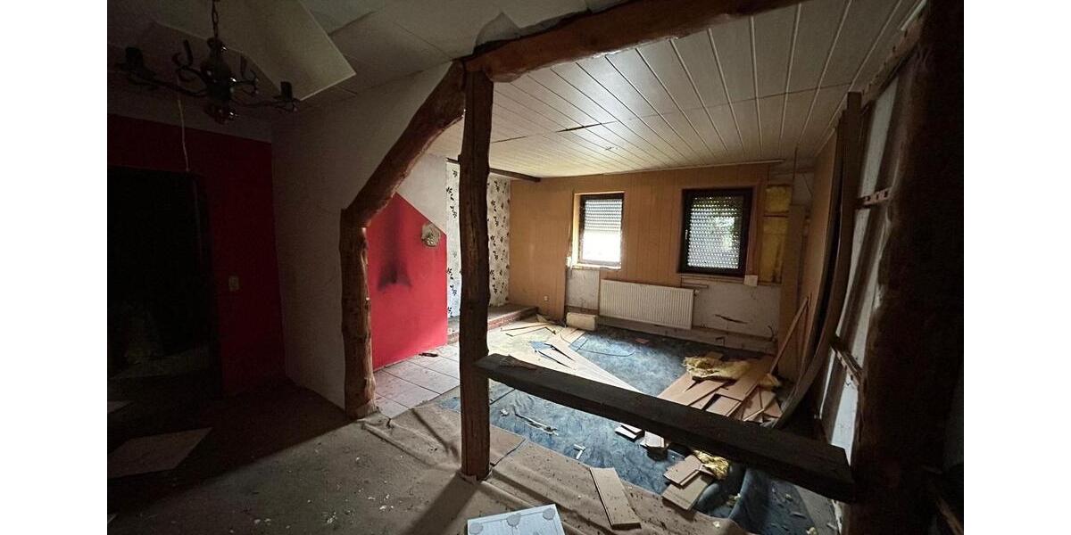 HAUS MIT SCHEUNE südlich von BERLIN 4 zimmer