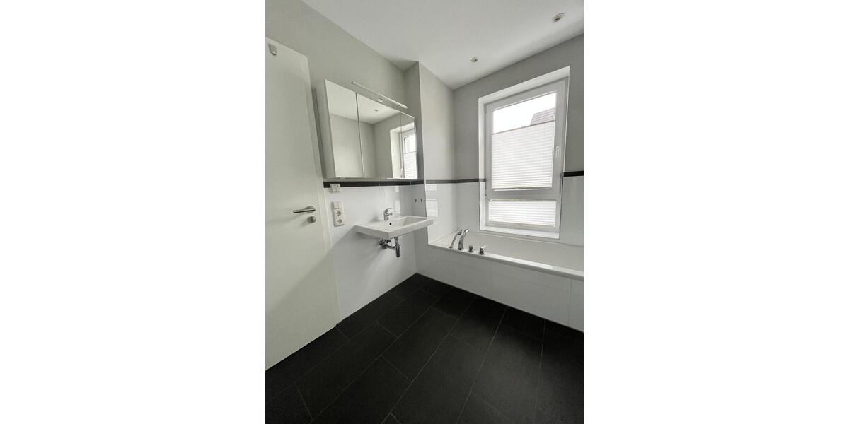 Einfamilienhaus Bad Pyrmont - 4 Zimmer, 180 m&sup2;, 1.600&euro; | Angebot:26470340