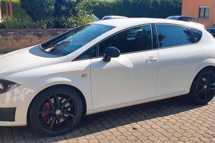 Seat Leon 123.000 km 9.990 &euro; Rielasingen-Worblingen 78239