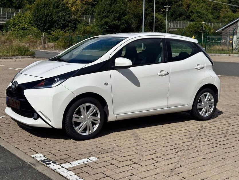 Aygo (X)