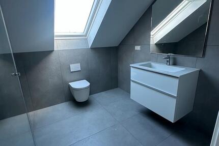 Wohnung zu vermieten ab sofort (Komplett kernsaniert) 4 zimmer