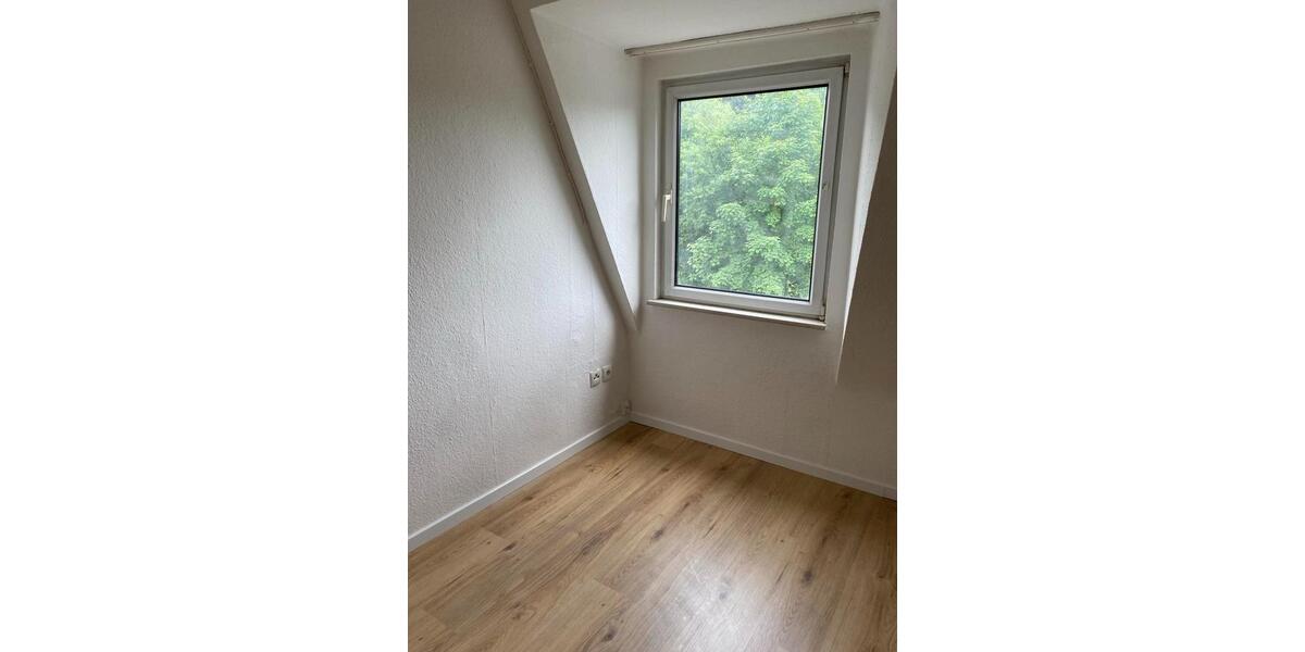 Dachgeschoßwohnung Meschede - 3 Zimmer, 70 m&sup2;, 610&euro; | Angebot:25959312
