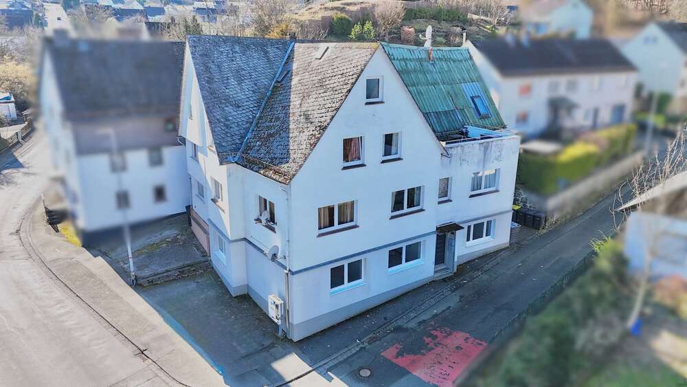 Vier Einheiten - Eine Chance ! Solides Investment in Herborn OT - Mehrfamilienhaus, Wohnhaus Herborn | Angebot:26738029