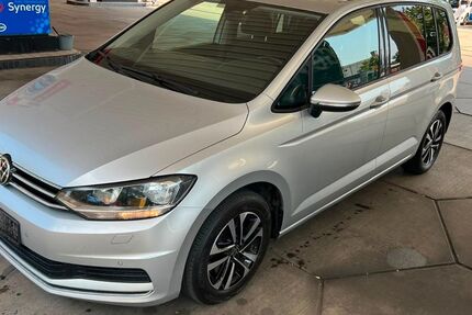 VW Touran 140.000 km 12.999 &euro; Dresden 01139