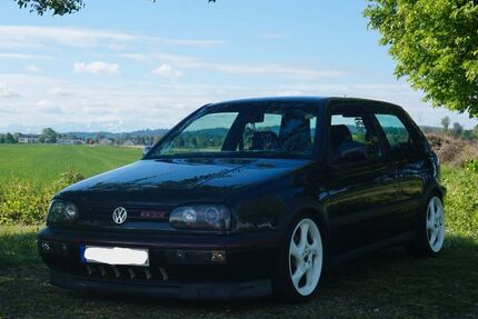 VW Golf 170.000 km 13.800 &euro; Markdorf 88677