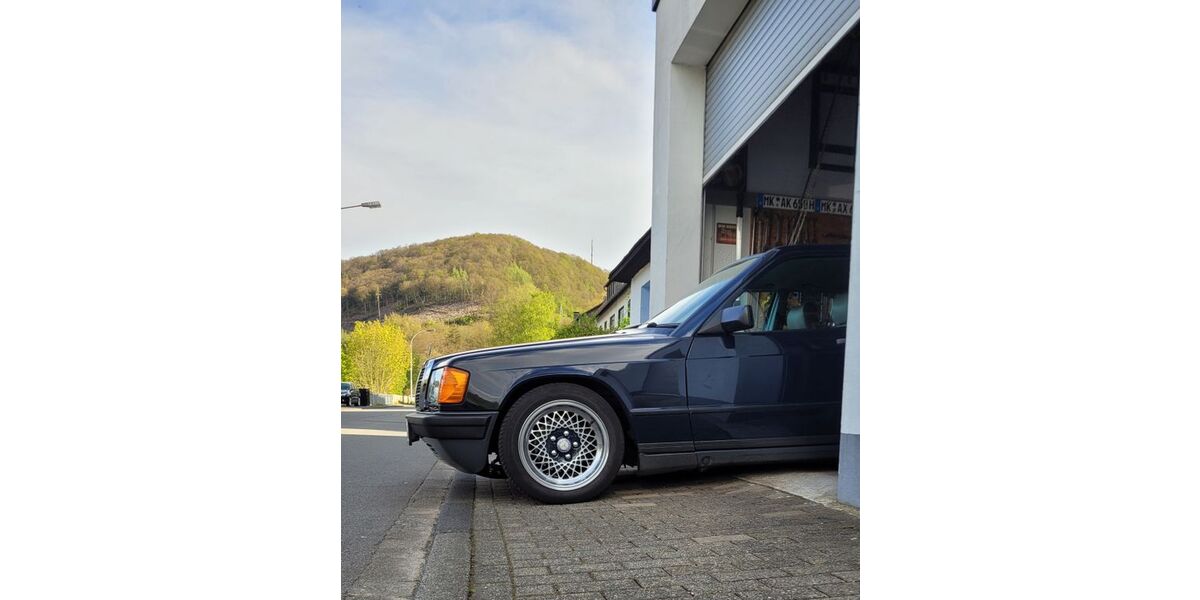 Mercedes-Benz 190 120.000 km 6.900 &euro; Werdohl 58791