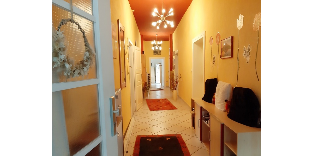 Exklusive Eigentumswohnung mit Gartenanteil und Loggien 5 zimmer