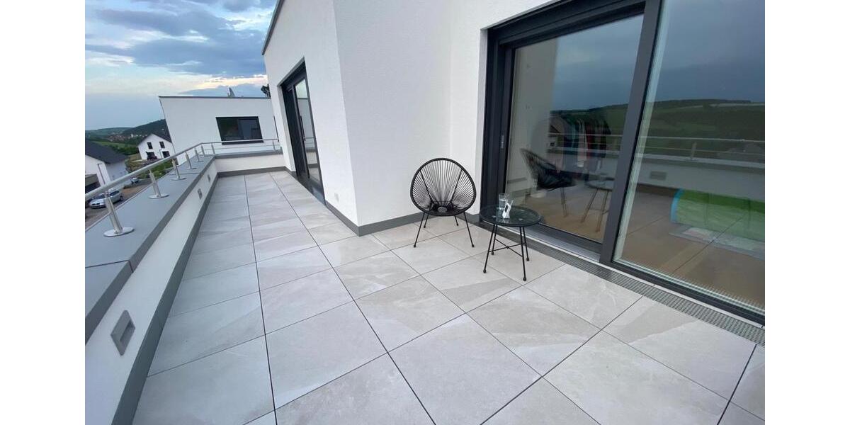 Villa Thüngen - 7 Zimmer, 210 m&sup2;, 3.250&euro; | Angebot:26129967