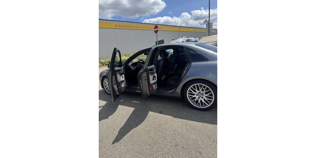 Audi A4 158.000 km 15.000 &euro; Nürnberg 90403