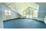 ***Verlieben Sie sich in Ihr neues Zuhause: Charmante Dachgeschoßwohnung in idyllischer Oase!***