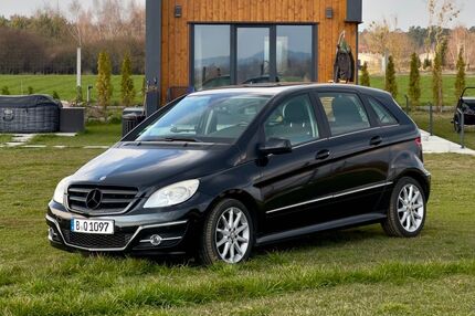 Mercedes B 180