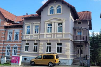 **große Dachgeschosswohnung** 3 zimmer