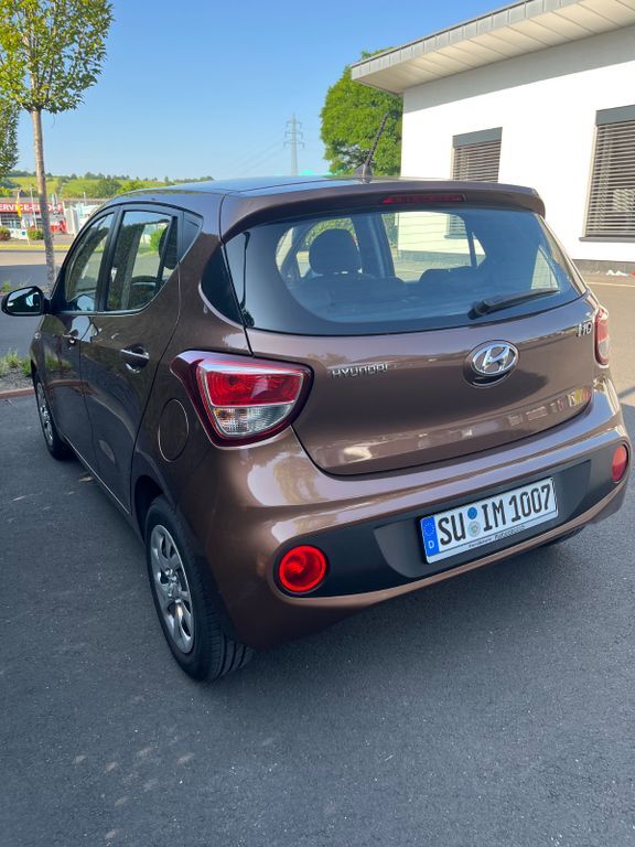 i10
