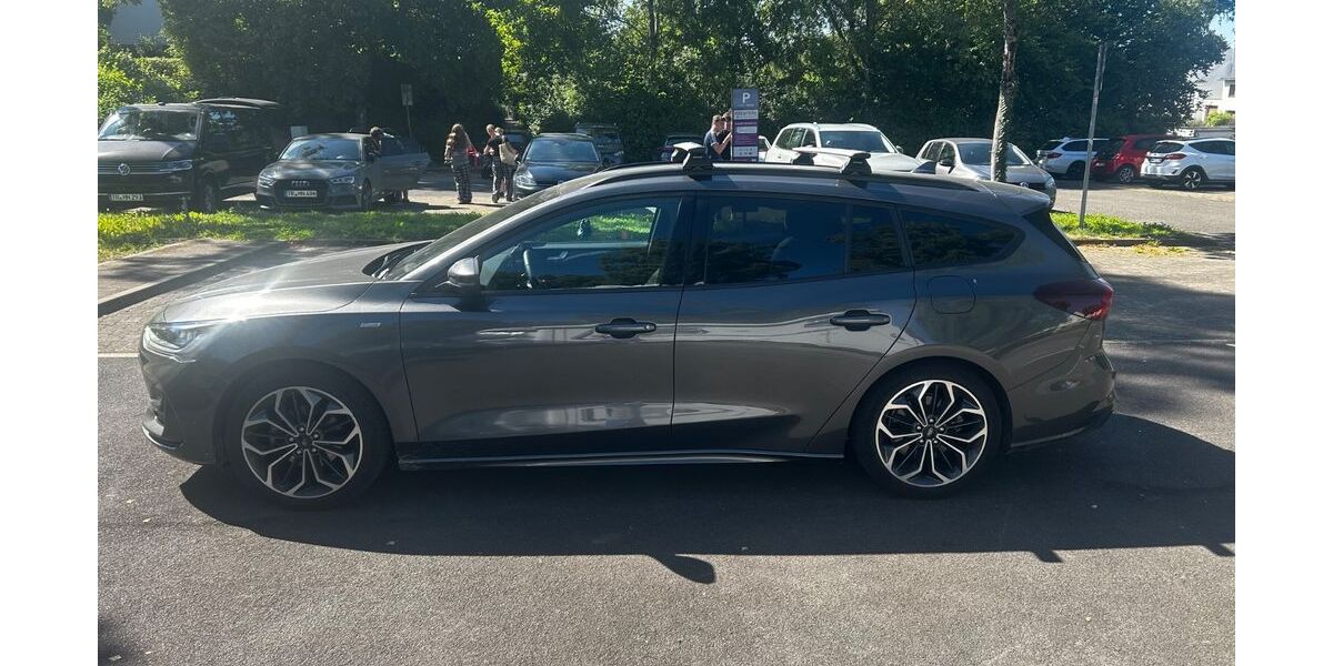 Ford Focus 33.000 km 23.200 &euro; Reinsfeld 54421