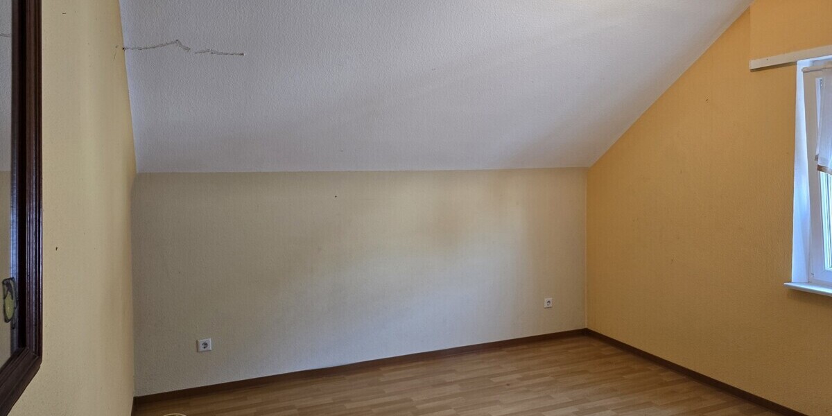 Gepflegtes Einfamilienhaus im Zentrum von Schmelz zum Kauf - Reihenendhaus Schmelz / Außen Außen | Angebot:27010418