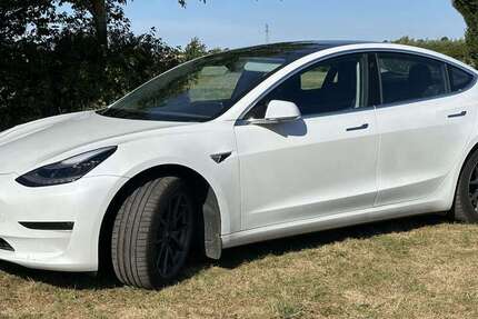 Tesla Model 3 127.000 km 22.900 € Grömitz 23473