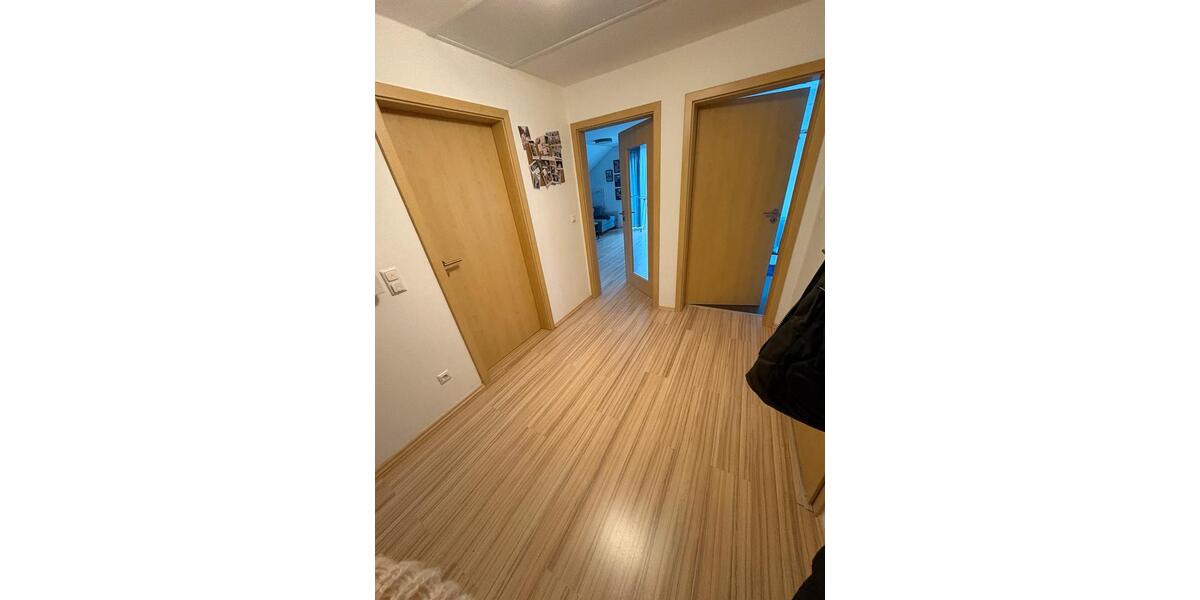 Dachgeschoßwohnung Memmelsdorf - 3 Zimmer, 72 m&sup2;, 215.000&euro; | Angebot:27114703