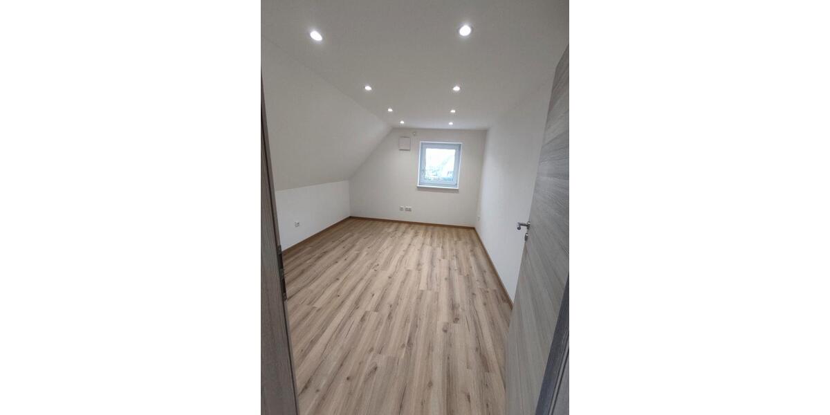 Einfamilienhaus Höchstädt an der Donau - 6 Zimmer, 105 m&sup2;, 1.350&euro; | Angebot:26399727