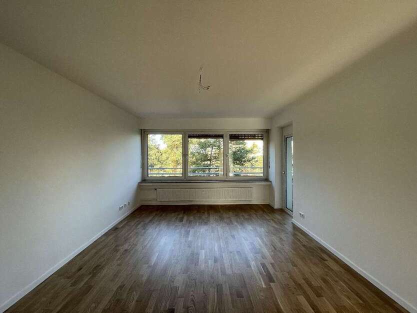 Wohnung zum Mieten in Erlangen 922,48 € 93.18 m²