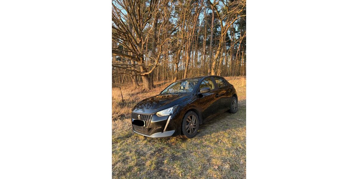 Peugeot 208 64.000 km 11.200 &euro; Potsdam 14478