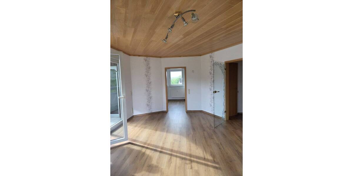 Etagenwohnung Petersberg - 3 Zimmer, 75 m&sup2;, 760&euro; | Angebot:26796420