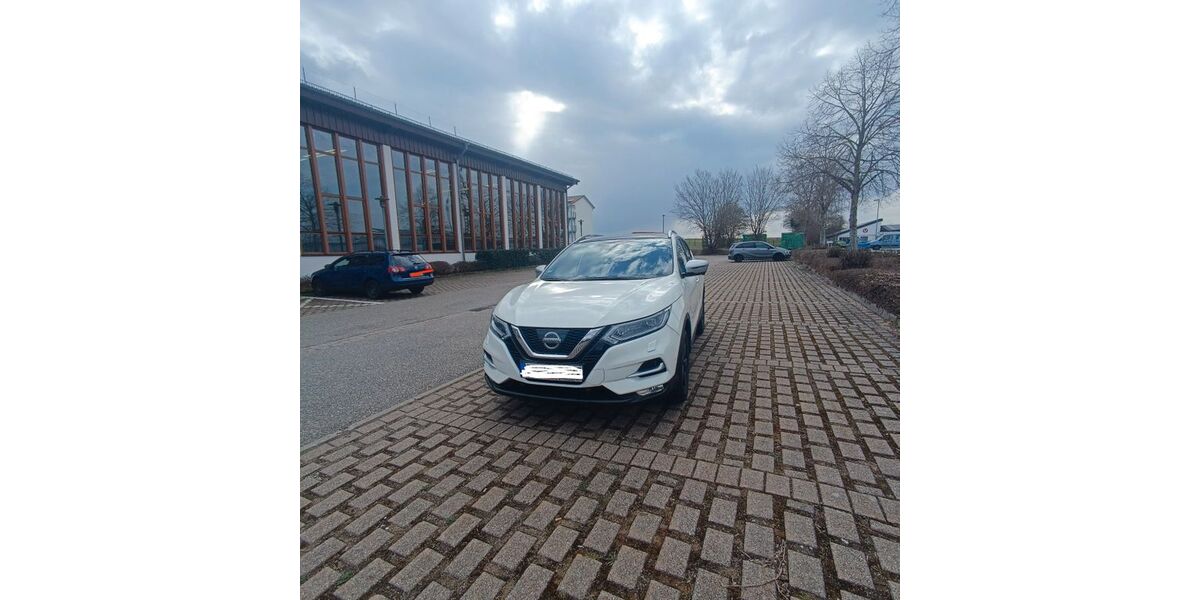 Nissan Qashqai 44.000 km 15.489 &euro; WILDBERG 72218