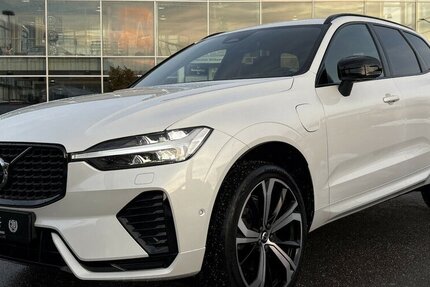 Volvo XC60 AWD R Design HARMAN/360°/MEMORY/NAVI/DAB 82.907 km 37.900 &euro; Villingen-Schwenningen 78054