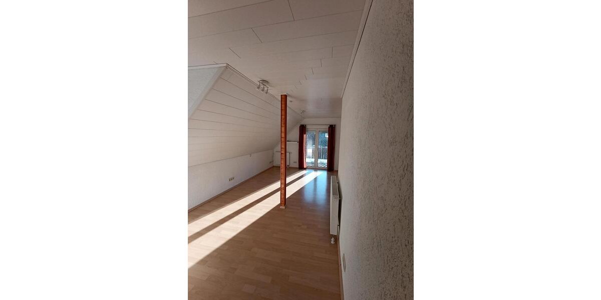 Dachgeschoßwohnung Bad Staffelstein - 3 Zimmer, 70 m&sup2;, 450&euro; | Angebot:25445151