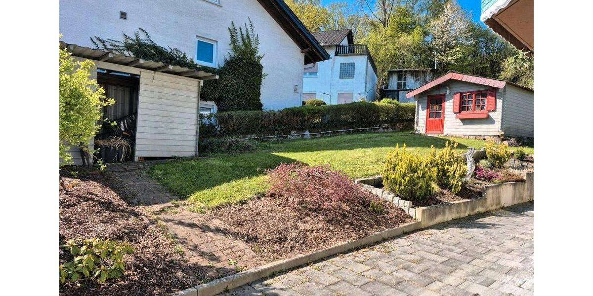 Einfamilienhaus Wächtersbach - 7 Zimmer, 260 m&sup2;, 2.400&euro; | Angebot:26359348