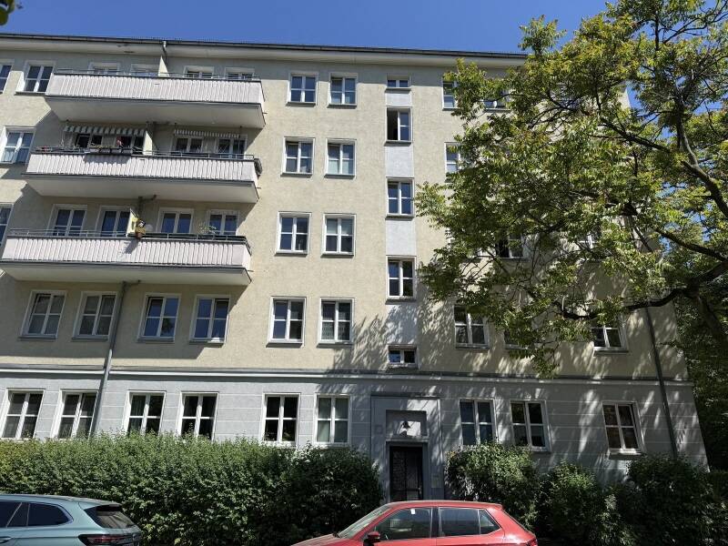 Sanierungsbedürftige 2-Zimmer-Wohnung in Toplage Berlin-Friedrichshain