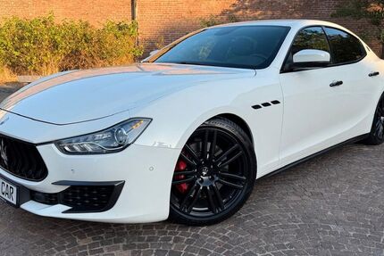 Maserati Ghibli 97.000 km 24.990 &euro; Würzburg 97084