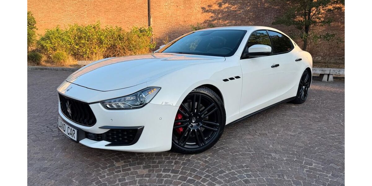 Maserati Ghibli 97.000 km 24.990 &euro; Würzburg 97084