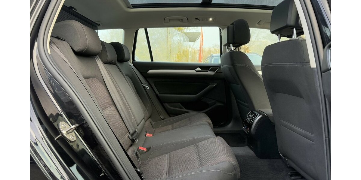 VW Passat 1.4 TSI PANORAMA/KAMERA/NAVI/DSG/MASSAGE 96.303 km 16.900 &euro; Villingen-Schwenningen 78054