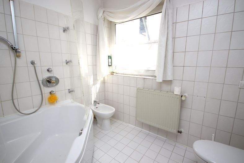 Schönes, sonniges Einfamilienhaus mit Terrasse, Einbauküche und Stellplatz in Eschwege 3 zimmer