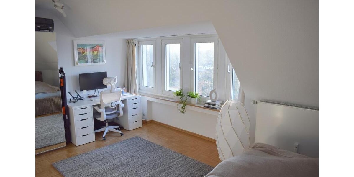 Dachgeschoßwohnung Essen Stadtbezirk III - 3.5 Zimmer, 87 m&sup2;, 820&euro; | Angebot:25563137