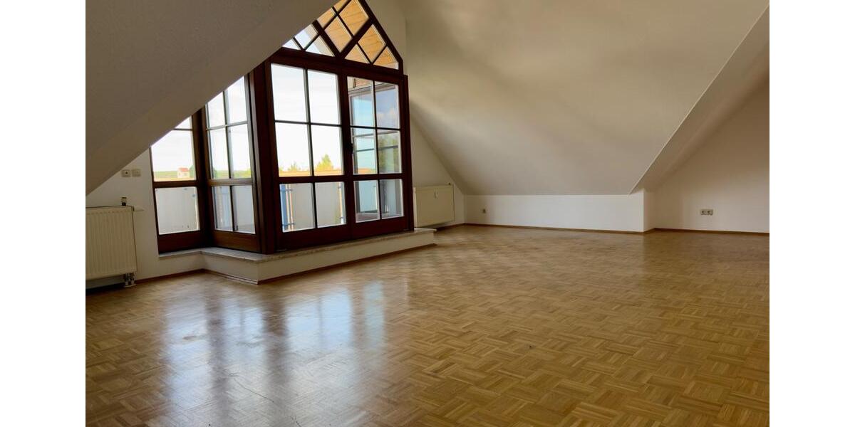 Dachgeschoßwohnung Leegebruch - 3 Zimmer, 94 m&sup2;, 1.100&euro; | Angebot:26647996