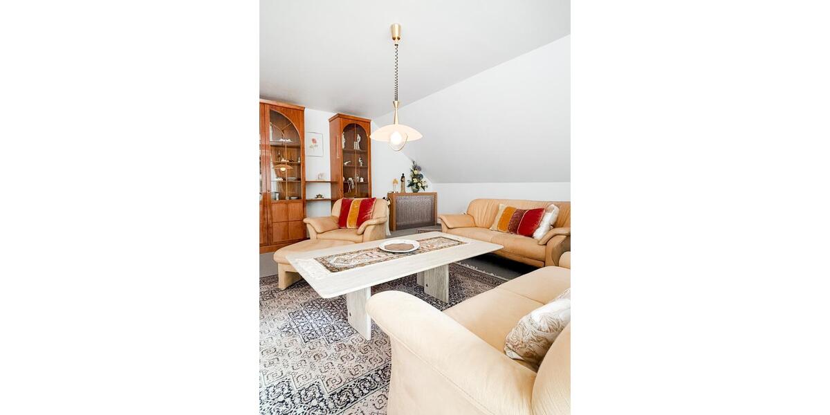 Dachgeschoßwohnung Wilhelmshaven Heppens - 4 Zimmer, 170 m&sup2;, 1.500&euro; | Angebot:22113522