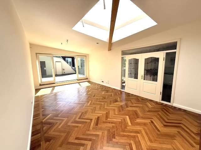 Wohnung zum Kaufen in Berlin 950.000 € 117.08 m²