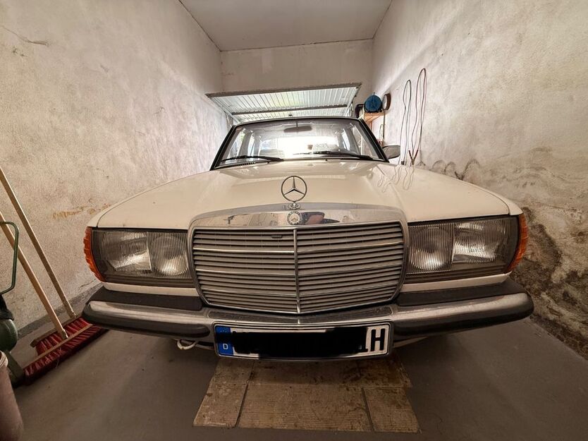 Mercedes-Benz E 230 263.000 km 5.000 € Baudenbach 91460