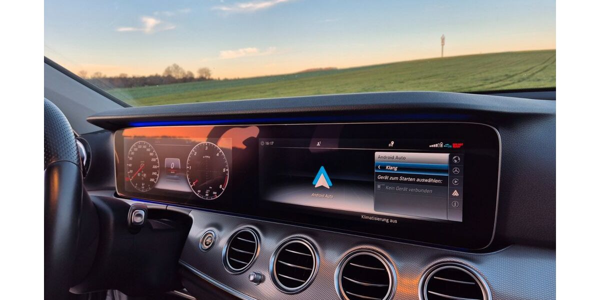 Mercedes-Benz 220 130.000 km 24.999 &euro; Steinenbronn 71144