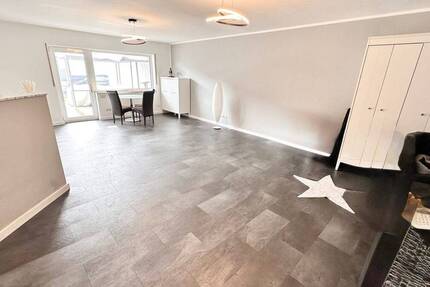 Schöne BüroflächeKosmetikstudio im Erdgeschoss in Hanau 2 zimmer