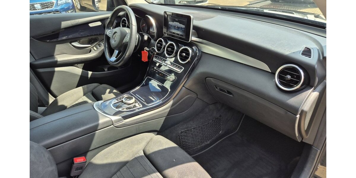 Mercedes-Benz GLC 250 4M Distronic, Rückfahrkamera, AppleCarplay 112.301 km 19.990 &euro; Rodgau 63110