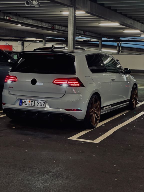 VW Golf 143.000 km 18.300 € Mönchengladbach 41199
