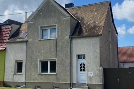 Mehrfamilienhaus in Meinsdorf (Dessau-Roßlau), Garten, Garage 6 zimmer