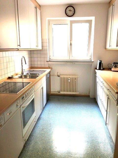 TOP: Grosszügige 3,5 Zimmer Wohnung mit EBK, Balkon, Terrasse am Rande der Weinberge - zentrumsnah! 3 zimmer