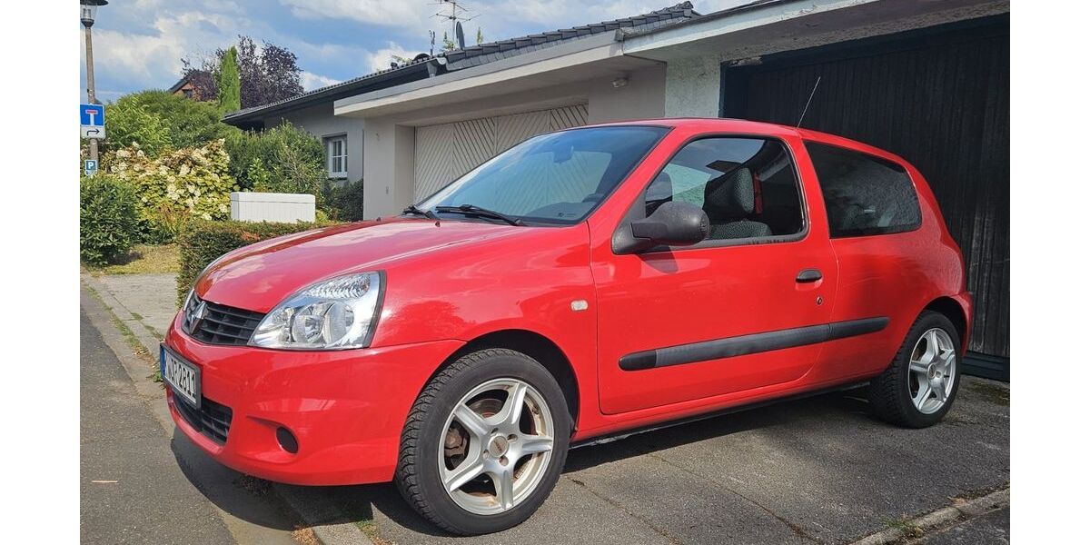 Renault Clio 140.000 km 2.000 &euro; Köln 50765